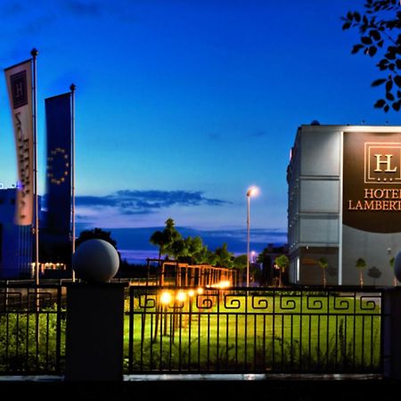 Hotel Lamberton Oltarzew Ngoại thất bức ảnh