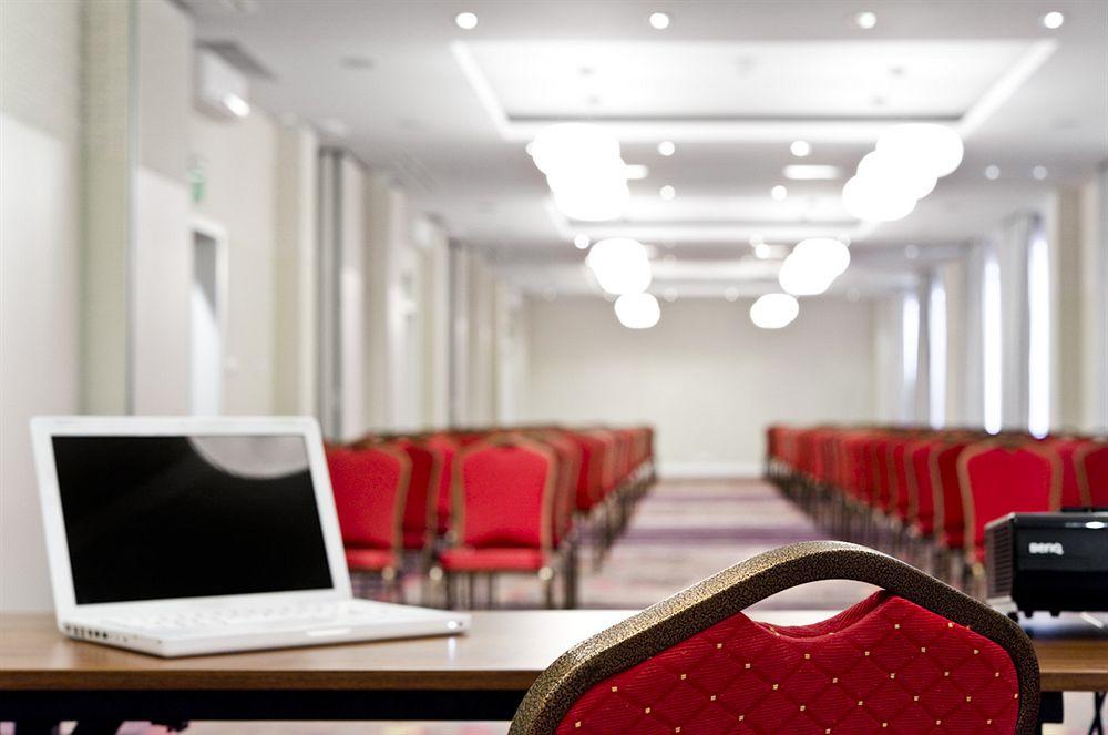 Hotel Lamberton Oltarzew Ngoại thất bức ảnh