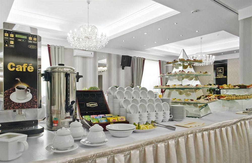 Hotel Lamberton Oltarzew Ngoại thất bức ảnh