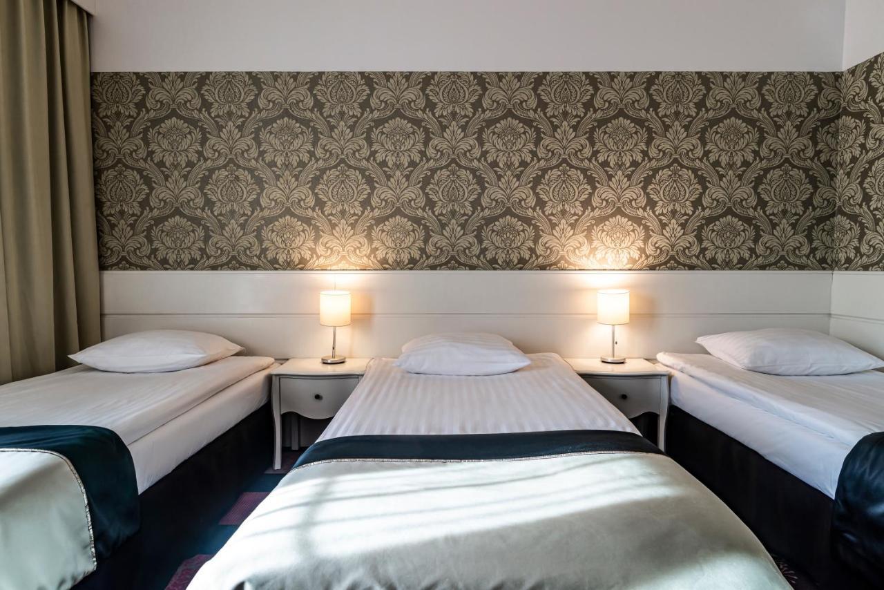 Hotel Lamberton Oltarzew Ngoại thất bức ảnh