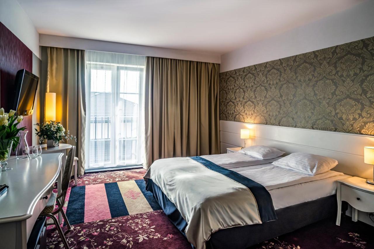 Hotel Lamberton Oltarzew Ngoại thất bức ảnh