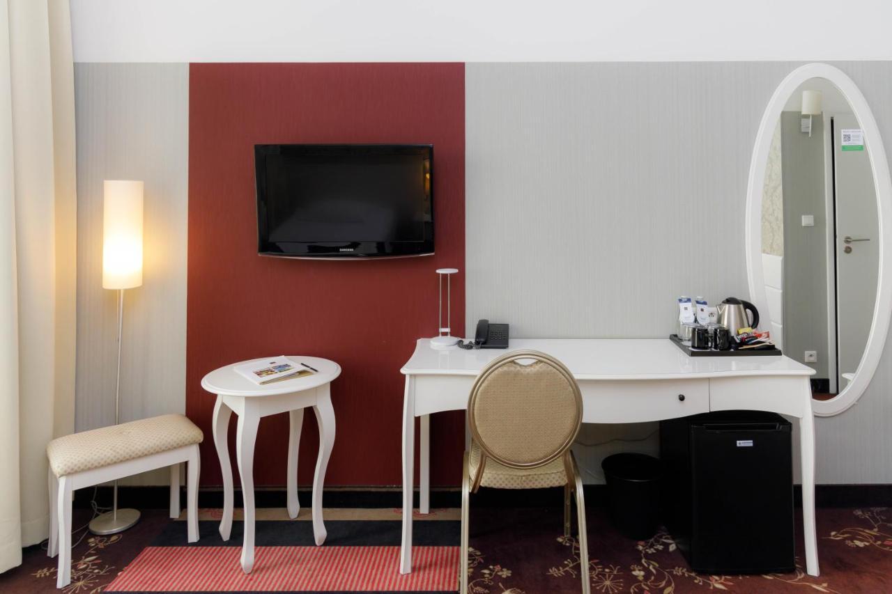 Hotel Lamberton Oltarzew Ngoại thất bức ảnh