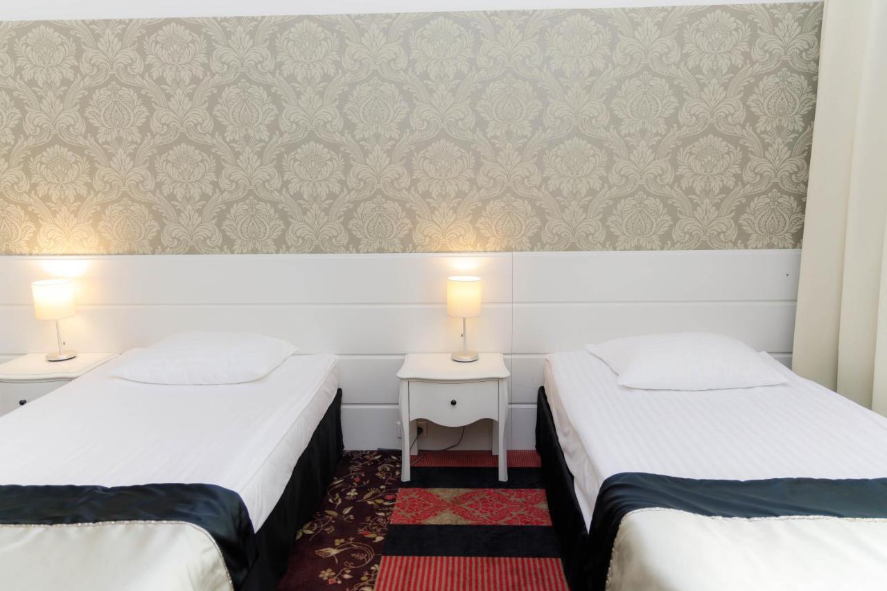Hotel Lamberton Oltarzew Ngoại thất bức ảnh