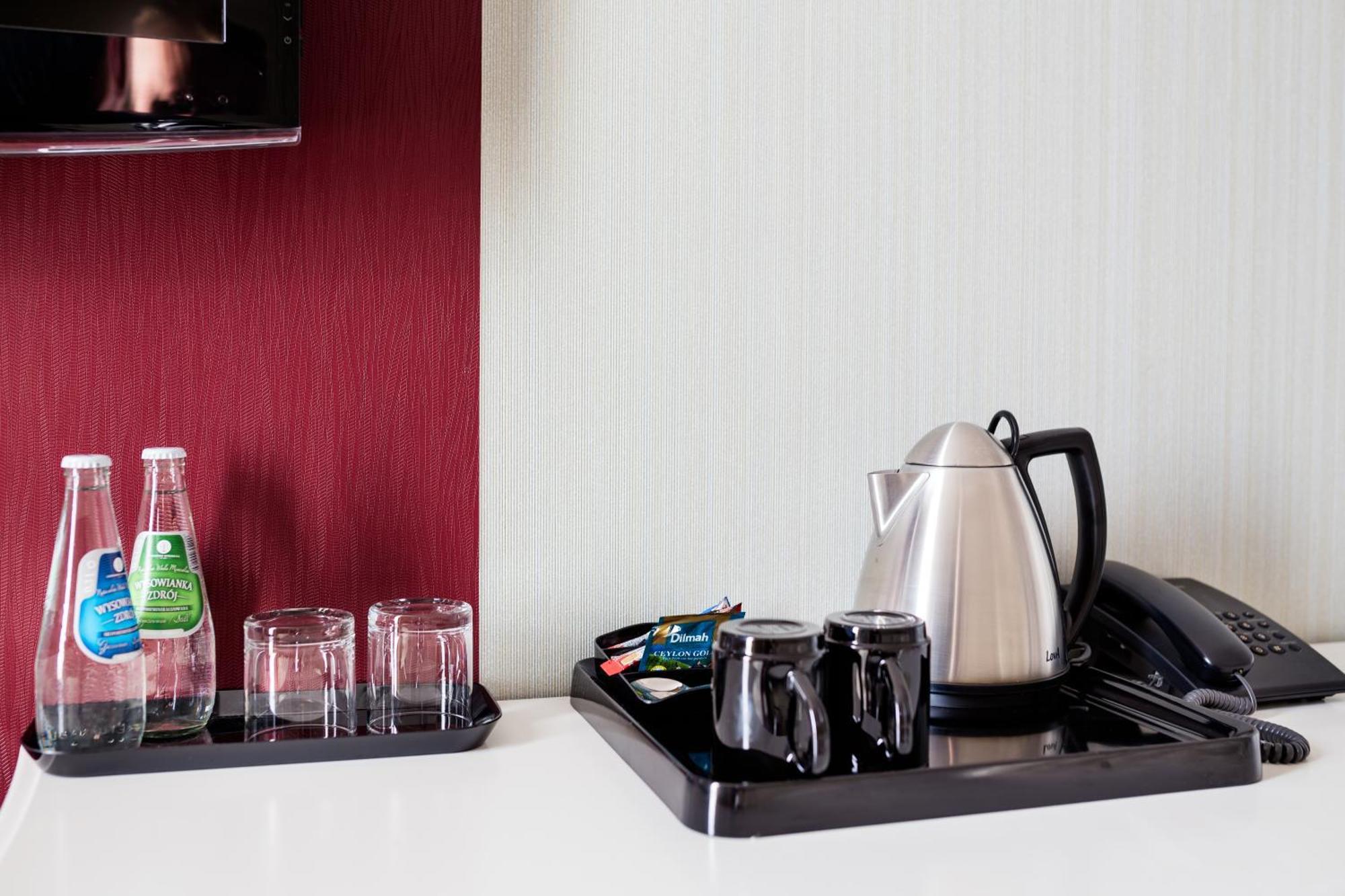 Hotel Lamberton Oltarzew Ngoại thất bức ảnh
