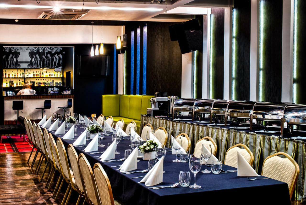 Hotel Lamberton Oltarzew Ngoại thất bức ảnh
