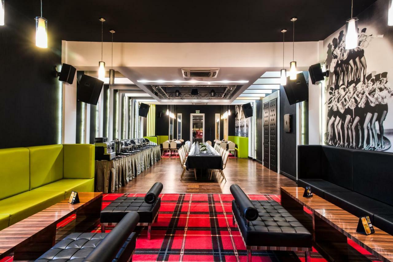 Hotel Lamberton Oltarzew Ngoại thất bức ảnh